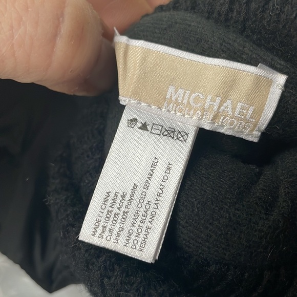 Brand New Michael Kors Black Touchscreen Stitch Logo Detail Gloves - Picture 10 of 11